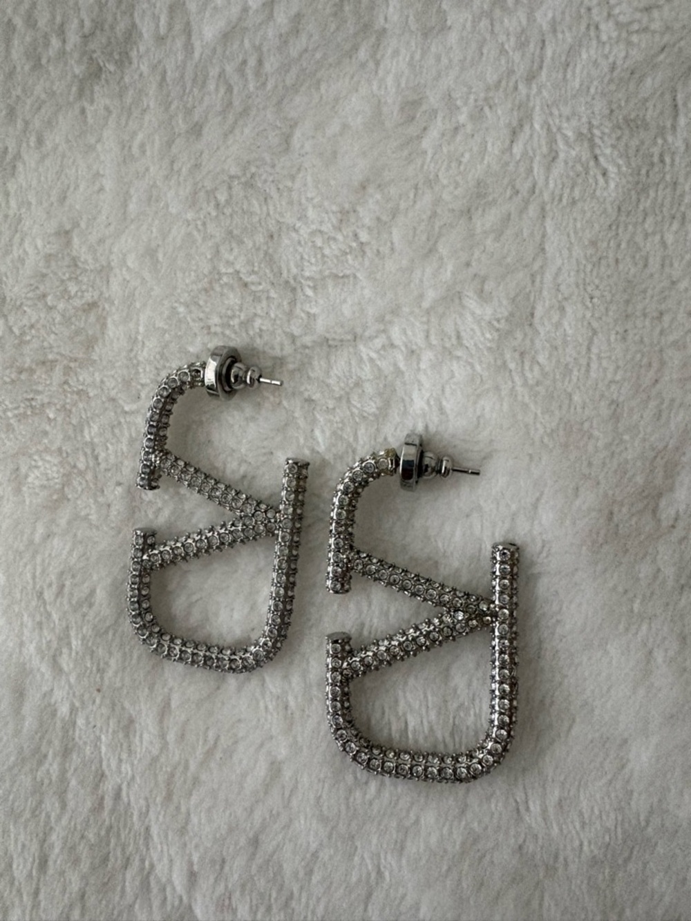 V-shaped Valentino Drop Earrings - Silver